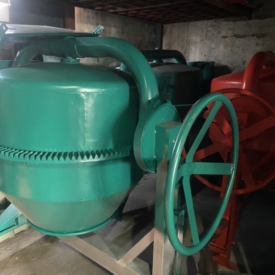 MÁY TRỘN 1BAO DÀY 4LY3 CHÂN KẼM